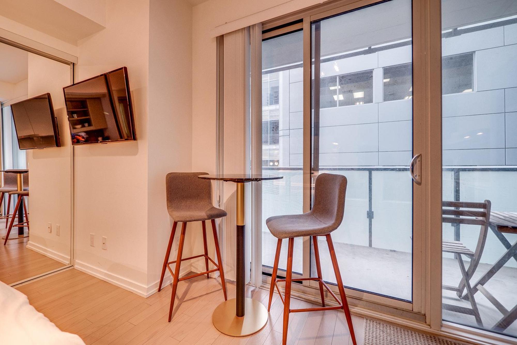 Modern Suite On Peter St - City View トロント エクステリア 写真