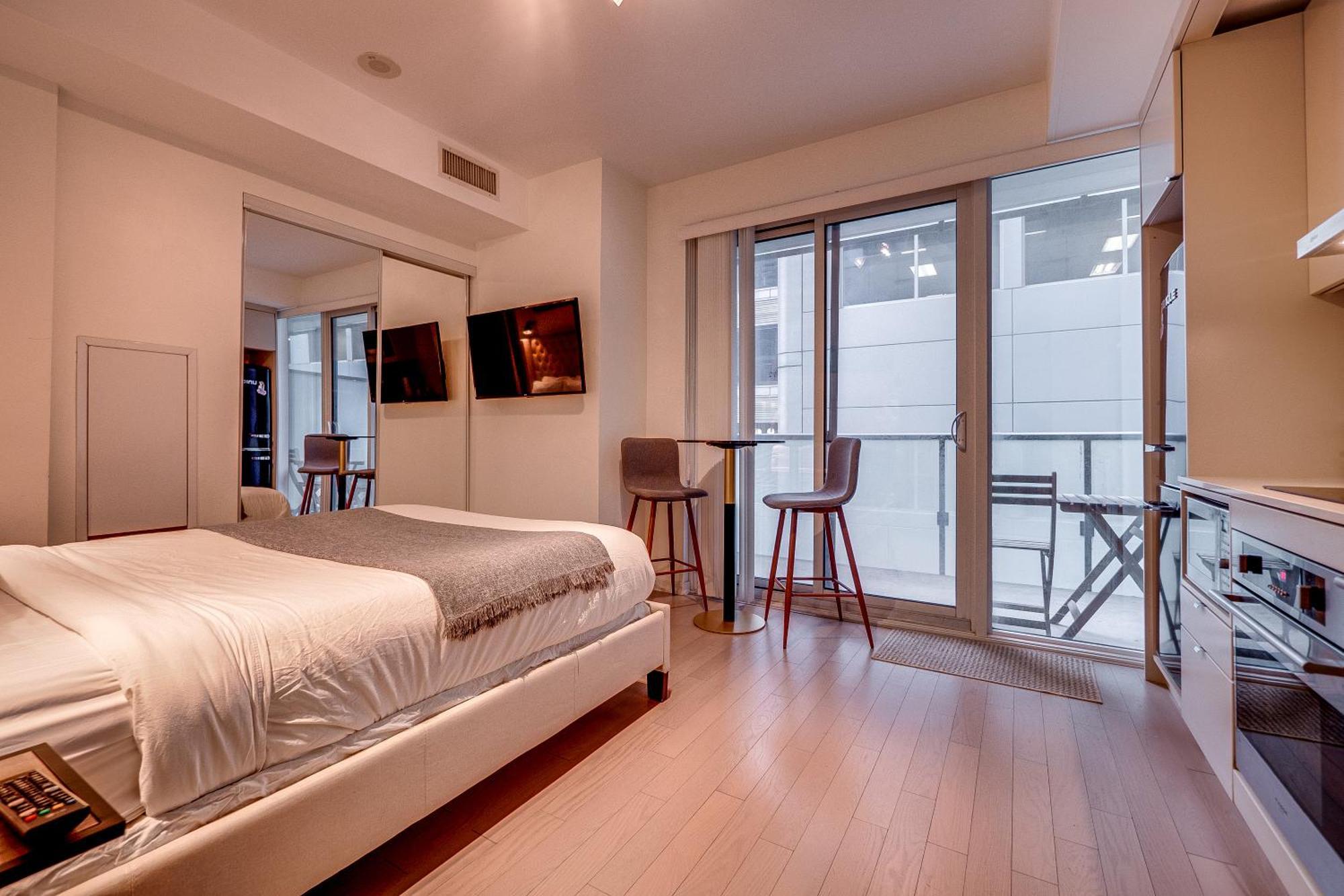 Modern Suite On Peter St - City View トロント エクステリア 写真